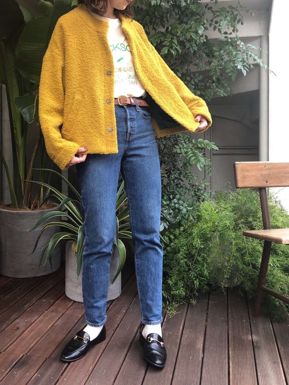 「ツイードジャケット、ジャケット、ジャケットスタイル、イエロー、デニムスタイル、秋コーデ、フィルデフェール、FILDEFER、outfit」｜「FIL DE FERの【Fabric in Italy】ループツイード ワイドショートジャケット（ノーカラージャケット、イエロー系）」を使った、matsudo.さん（レディース・161cm）の秋コーディネートの1枚目の写真