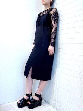 「スリット」｜「アイテム（ジャンパースカート）」を使った、レーヴルさん（レディース・163cm）の春コーディネート