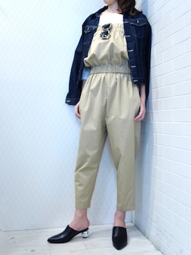 「アイテム（つなぎ/オールインワン、ベージュ系）」を使った、レーヴルさん（レディース・164cm）の春コーディネート
