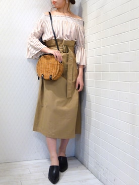 「NINE（ナイン）のアイテム」を使った、レーヴルさん（レディース・164cm）の春コーディネート