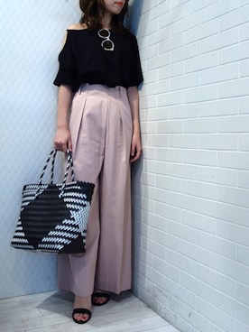 「黒×ピンク」｜「アイテム（サンダル）」を使った、レーヴルさん（レディース・164cm）の春コーディネート