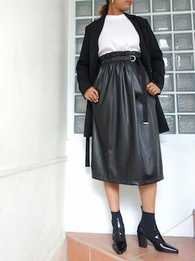 「NINE（ナイン）のアイテム」を使った、レーヴルさん（レディース・170cm）の秋コーディネート