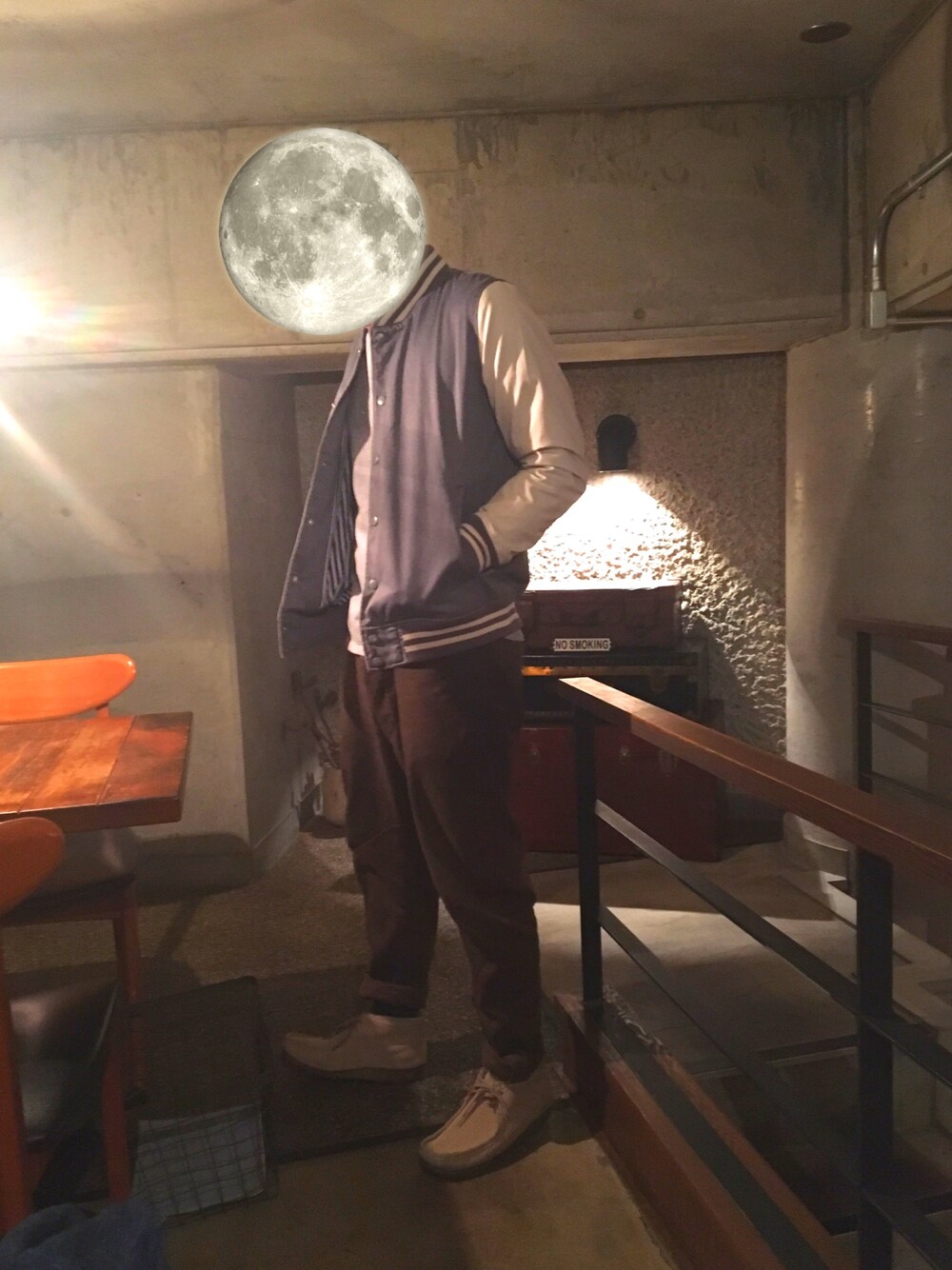 「花見、カーキパンツ、月」｜「The DUFFER of ST.GEORGEのWOOL MIX TWILL ARMY JODHPUR：パンツ（その他パンツ、グリーン系）」を使った、お月さんさん（メンズ・174cm）の春コーディネートの1枚目の写真