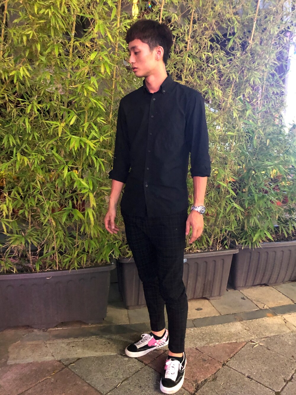 「lativのアイテム（シャツ/ブラウス、ブラック系）」を使った、聖堯さん（メンズ・174cm）の夏コーディネートの1枚目の写真