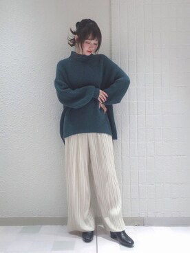 「earth music&ecology（アースミュージックアンドエコロジー）のベロアプリーツストレートパンツ　＊（その他パンツ）」を使った、˚࿀̊˚さん（レディース・158cm）の冬コーディネート