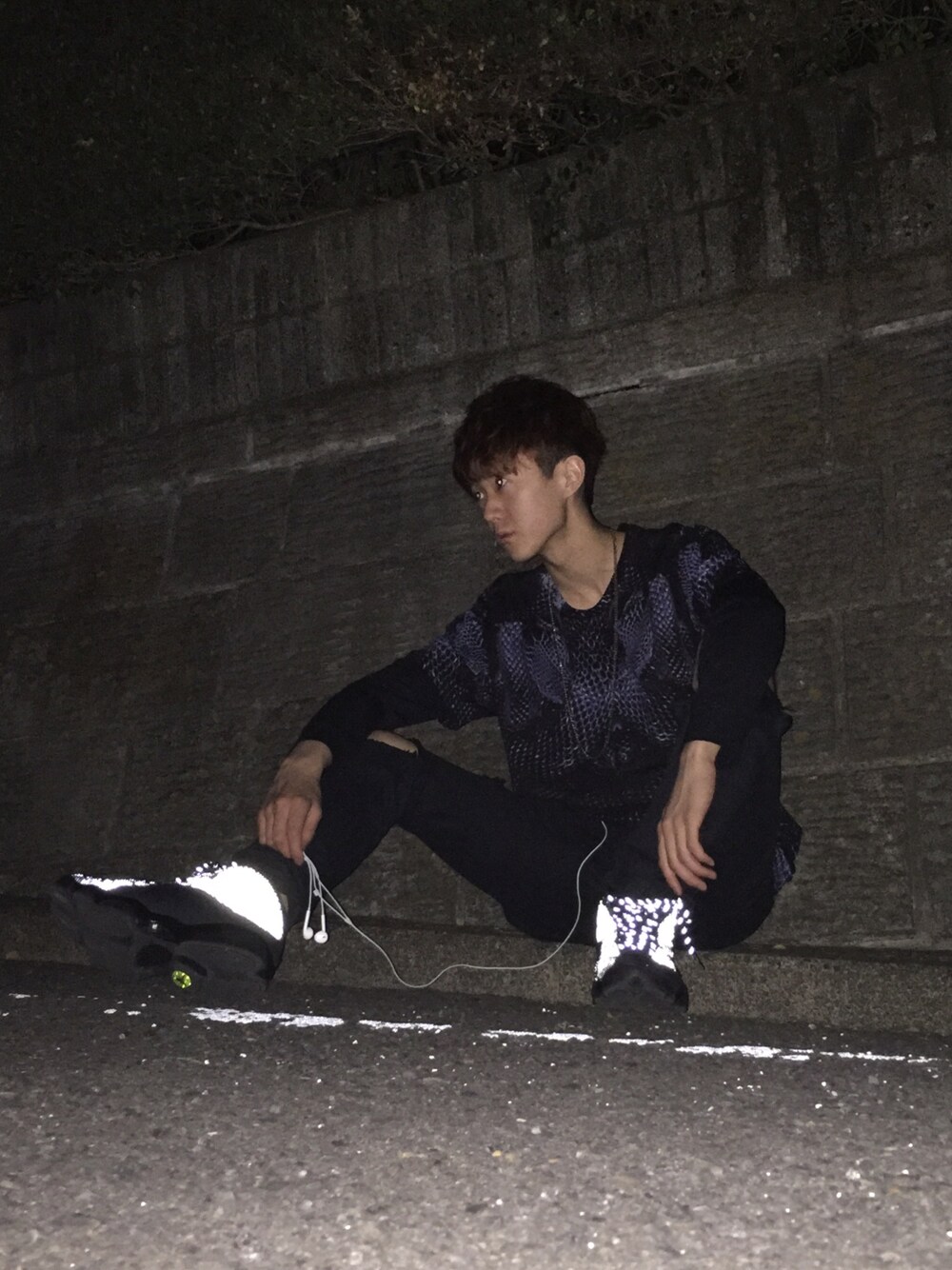 「MARCELO BURLON、WEGO、UNIQLO、GU、OFF-WHITE、NIKE、Jordan、AIR JORDAN、夏コーデ」｜「MARCELO BURLONのMARCELO BURLON 『ALLOVER SNAKES』TEE（Tシャツ/カットソー、ブラック系）」を使った、RYO-HEYさん（メンズ・177cm）の春コーディネートの1枚目の写真