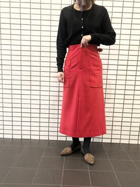 パンプスを使った 赤スカート の人気ファッションコーディネート Wear