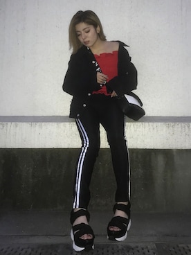 「アイテム（デニムジャケット）」を使った、REINAさん（レディース・158cm）の春コーディネート