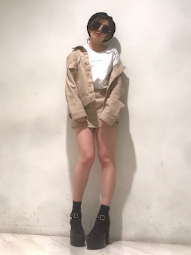 「アイテム（デニムパンツ、ベージュ系）」を使った、REINAさん（レディース・158cm）の春コーディネート