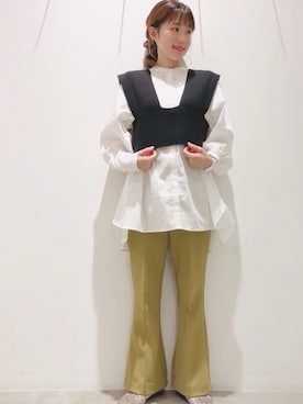 「earth music&ecology（アースミュージックアンドエコロジー）のセンタープレスフレアパンツ ＊（その他パンツ）」を使った、ヨシカワさん（レディース・150cm）の秋コーディネート