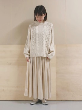 「earth music&ecology（アースミュージックアンドエコロジー）のシャイニーサテンギャザースカート ＊（スカート）」を使った、ヨシカワさん（レディース・150cm）の秋コーディネート