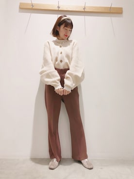 「earth music&ecology（アースミュージックアンドエコロジー）のセンタープレスフレアパンツ ＊（その他パンツ）」を使った、ヨシカワさん（レディース・150cm）の冬コーディネート