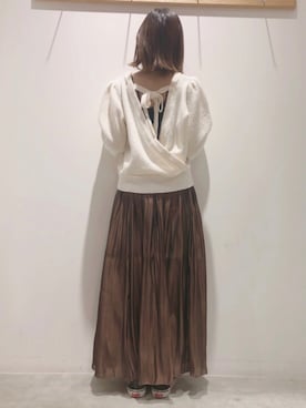 「earth music&ecology（アースミュージックアンドエコロジー）のシャイニーサテンギャザースカート ＊（スカート）」を使った、ヨシカワさん（レディース・150cm）の冬コーディネート