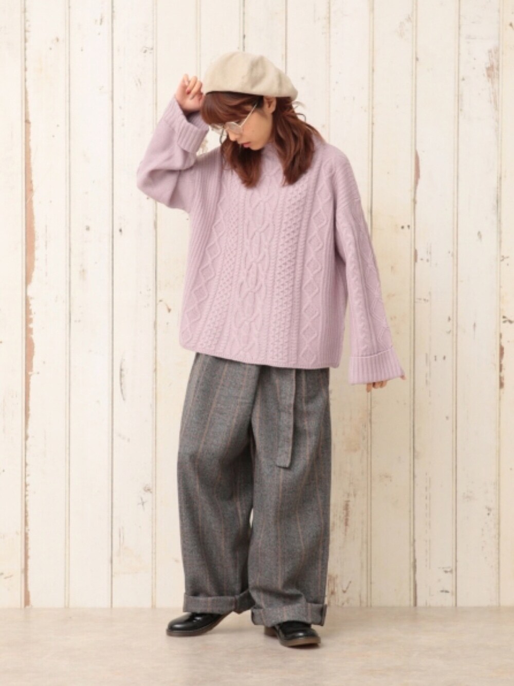 「winter、低身長、ラフ、雪、冬コーデ、通勤コーデ、大人コーデ、fashion、ニット、ワイドパンツ」｜「cepoのケーブルボートネック（ニット/セーター、パープル系）」を使った、ピタちゃんさん（レディース・152cm）の冬コーディネートの1枚目の写真