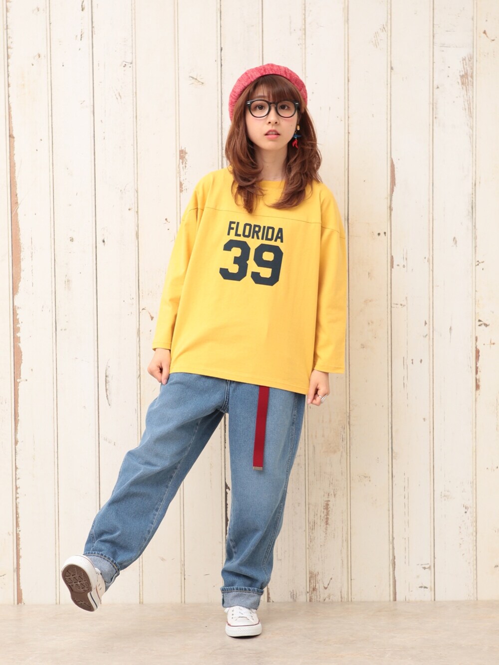 「アイラブメンズライク、大人カジュアル、春コーデ、メンズライク、デニムパンツ、converse、Tシャツ、休日コーデ、ストリート、スニーカー」｜「cepoのフットボール7分袖T（Tシャツ/カットソー、イエロー系）」を使った、ピタちゃんさん（レディース・152cm）の春コーディネートの1枚目の写真