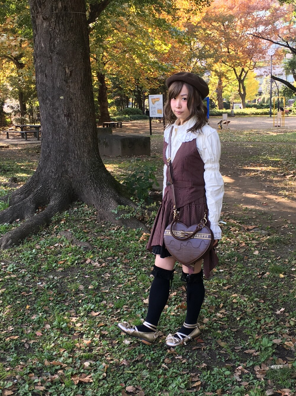 「レジメンタル、ストライプ、ウィッグ、原宿、ベスト、セットアップ、クラシック、ロリータ、harajuku、Kawaii」｜「PUTUMAYOのアイテム（ベスト、ブラウン系）」を使った、鈴木りぇさん（レディース・156cm）の夏コーディネートの1枚目の写真
