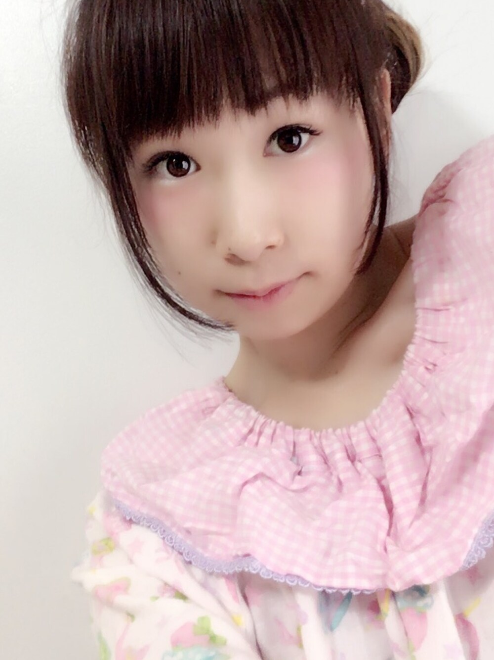 「ラクチンコーデ、パジャマ、部屋着、ゆるコーデ、ラフ、ワンピース、ピンク、カジュアル、outfit、pink」｜「友達の手作りのアイテム（ワンピース、ピンク系）」を使った、鈴木りぇさん（レディース・156cm）の夏コーディネートの1枚目の写真