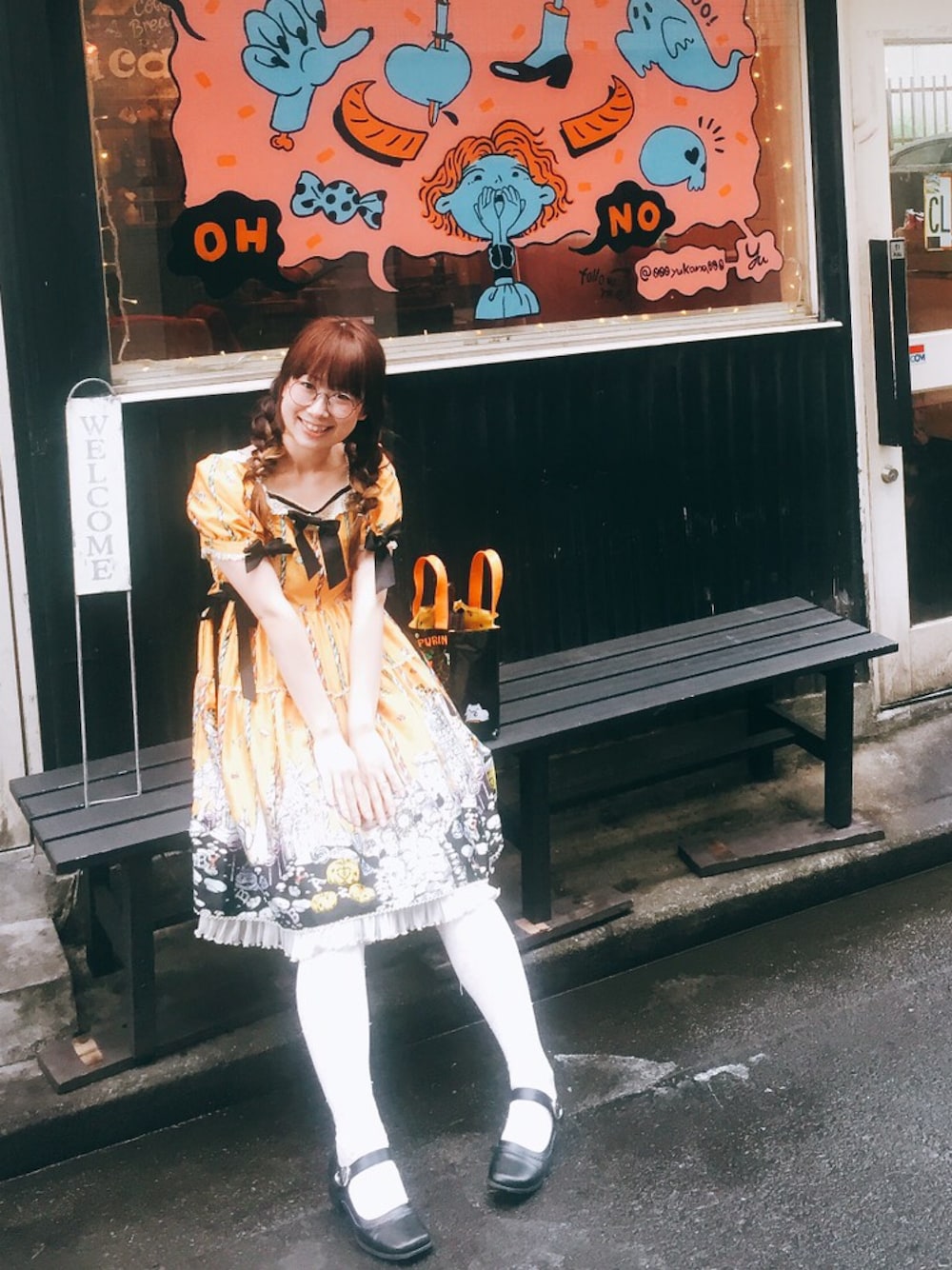 「秋コーデ、秋服、ハロウィン、ハロウィンコーデ、halloween2017、halloween、オレンジ、ワンピース、めがね、三つ編み」｜「BABY,THE STARS SHINE BRIGHTのアイテム（ワンピース、オレンジ系）」を使った、鈴木りぇさん（レディース・156cm）の秋コーディネートの1枚目の写真
