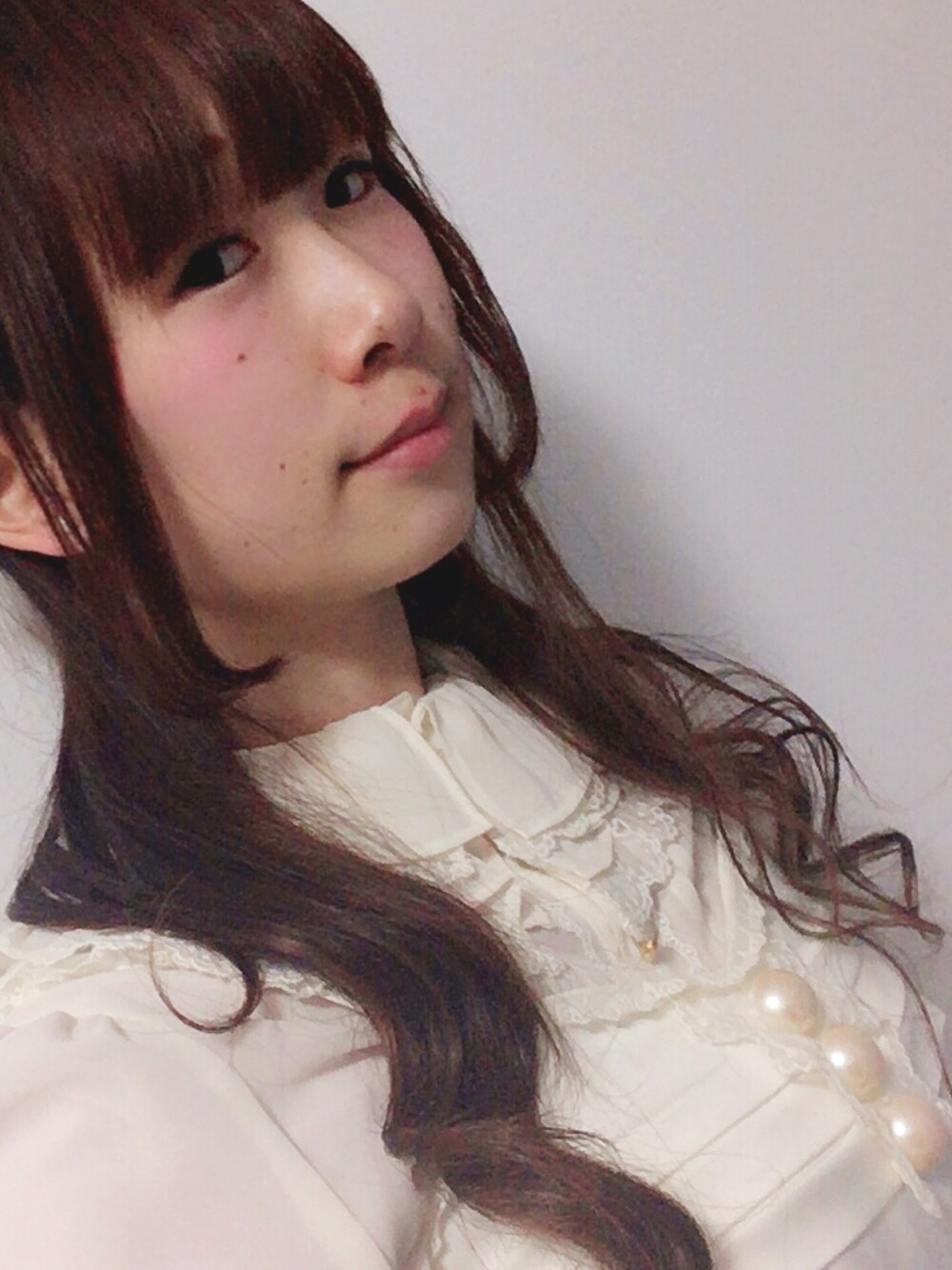 「オトナ女子、同窓会、きれいめコーディネート、白、アイボリー、ロリータ、ロリィタ、おんなのこ、outfit、かわいい」｜「Angelic Prettyのアイテム（シャツ/ブラウス、ホワイト系）」を使った、鈴木りぇさん（レディース・156cm）の春コーディネートの1枚目の写真