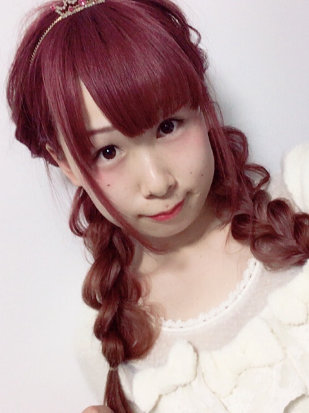 「春、白、ニット、シースルー、チュール、ワンピース、お洒落さんとつながりたい、ＧＷ、派手髪、かわいい」｜「LIZ LISAのアイテム（ニット/セーター、ホワイト系）」を使った、鈴木りぇさん（レディース・156cm）の春コーディネートの1枚目の写真