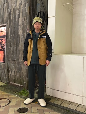 「MANASTASH（マナスタッシュ）のアイテム（パーカー）」を使った、tenkuluさん（メンズ・174cm）の秋コーディネート