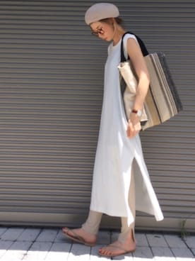 「スリットワンピース」｜「アイテム（ビーチサンダル）」を使った、chikaさん（レディース・162cm）の夏コーディネート