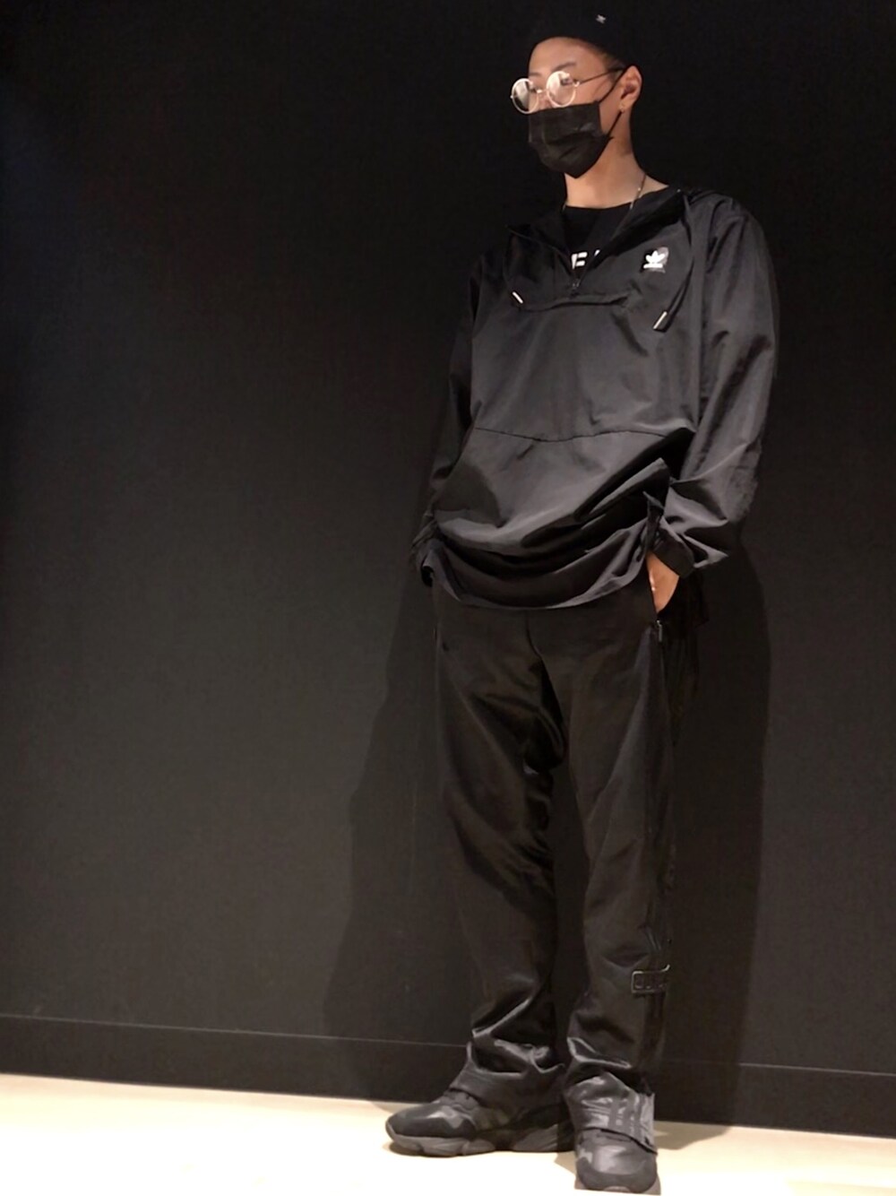 motoyama_kunさんの「アディダス スケートボーディング パッカブル ジャケット [HIP PACKABLE JACKET]（adidas Originals）」を使ったコーディネートの1枚目の写真