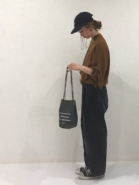 「knock through abstraction（ノックスルーアブストラクション）のアイテム（バッグ）」を使った、ちばのぞみ。さん（レディース・165cm）の秋コーディネート