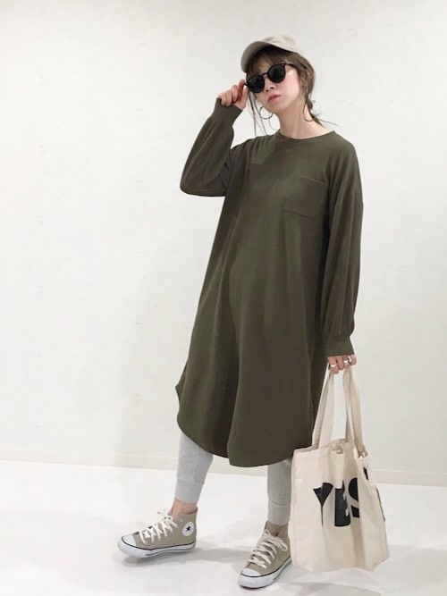 ちばのぞみ。さんのTシャツ/カットソー「【HERCLOSET】ポケット付きワッフルロングワンピース(HER CLOSET|ハークローゼット)」を使ったコーディネート