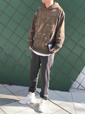 「Yeezy（イージー）のアイテム（スウェット）」を使った、Kaito Arakiさん（メンズ・178cm）の冬コーディネート