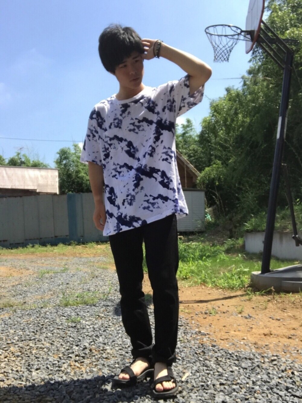 「夏コーデ、休日コーデ、休日スタイル、ビックシルエット、カジュアルコーデ、高校生、黒スキニー、WEGO、サンダル」｜「WEGOのWEGO/タイダイプリントカットソー（Tシャツ/カットソー、ブルー系）」を使った、だいきさん（メンズ・160cm）の夏コーディネートの1枚目の写真