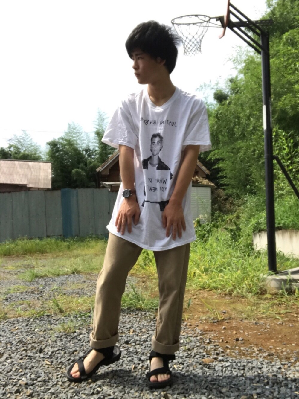 「シンプルコーデ、白Tシャツ、ビッグT、夏コーデ、ゆるコーデ、ビッグシルエット、ラクチンコーデ、スポーツサンダル、ラフ」｜「Right-onのジャスティンビーバーBIGＴシャツ（Tシャツ/カットソー、ホワイト系）」を使った、だいきさん（メンズ・159cm）の夏コーディネートの1枚目の写真