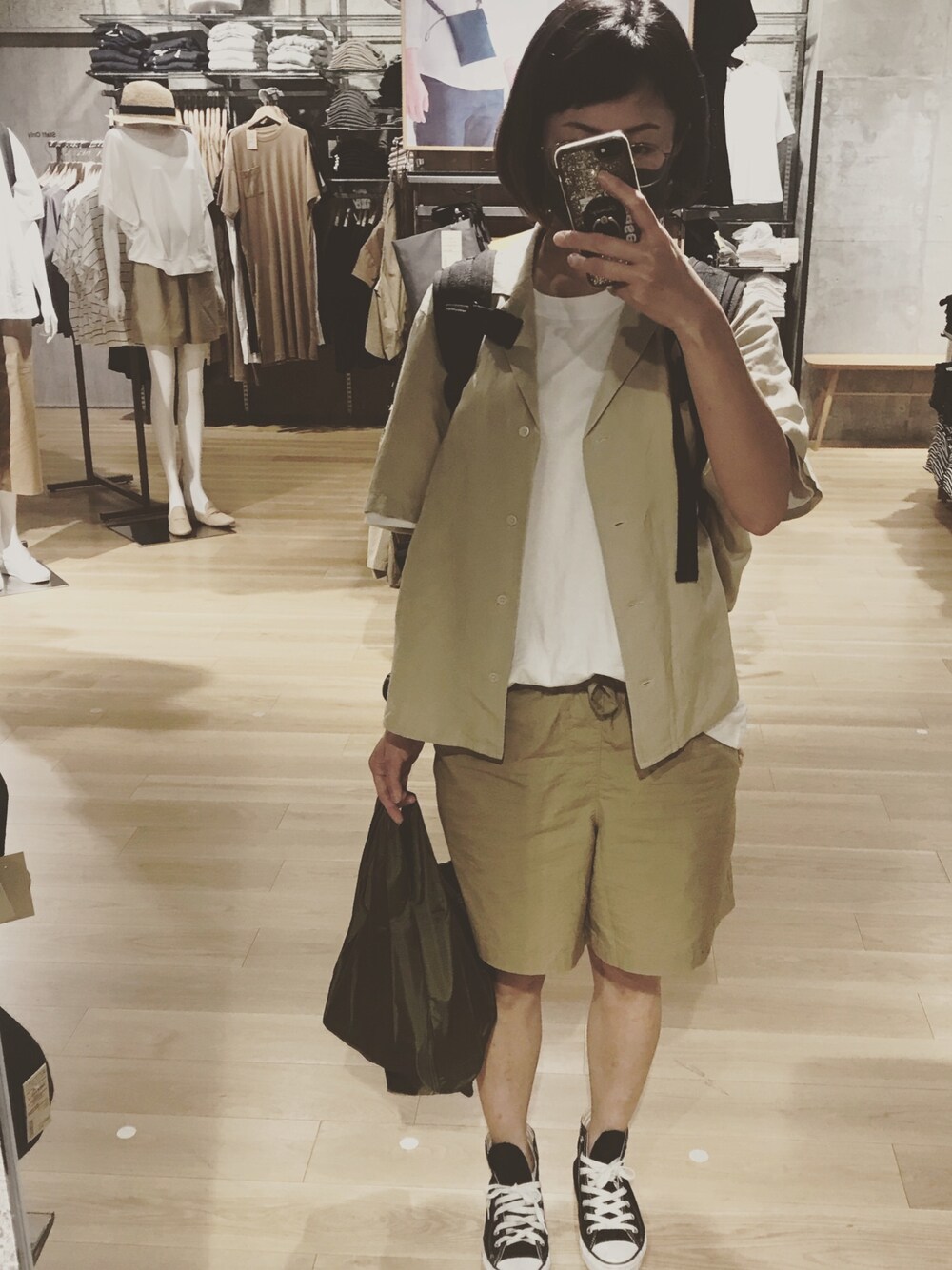 「UNIQLOのアイテム（シャツ/ブラウス、ベージュ系）」を使った、nyanmachi*さん（レディース・156cm）の夏コーディネートの1枚目の写真