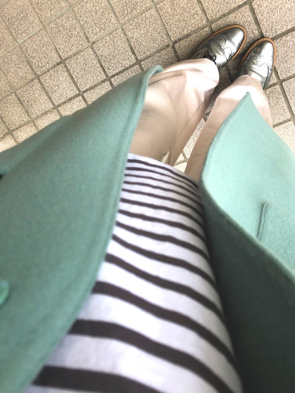 「ボーダートップス、IENA、サテンパンツ、Spick & Span(Spick & Span)、U by SPICK&SPAN」｜「U by SPICK&SPANのオーバーコート（その他アウター、グリーン系）」を使った、same0830さん（レディース・162cm）の春コーディネートの1枚目の写真