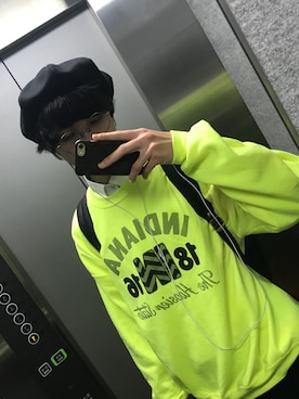 「蛍光カラー」｜「アイテム（ハンチング/ベレー帽）」を使った、kingakuさん（メンズ・181cm）の冬コーディネート