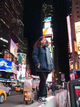 「WOOLRICH（ウールリッチ）のアイテム（ダウンジャケット/コート）」を使った、Charis Chanさん（レディース・159cm）の春コーディネート
