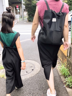 「リブタートルネック」｜「アイテム（サロペット/オーバーオール）」を使った、こじまりさん（レディース・165cm）の夏コーディネート