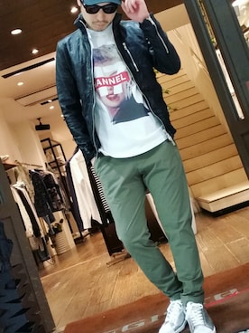 「シルバー」｜「アイテム（ライダースジャケット）」を使った、shinyaさん（メンズ・174cm）の春コーディネート