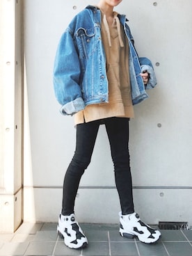 「MOUSSY（マウジー）のHW Rebirth L/BLACK SKINNY（デニムパンツ）」を使った、高千 真穂さん（レディース・165cm）の春コーディネート