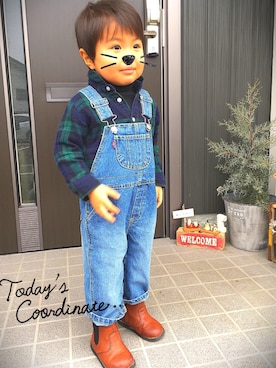 「Levi's（リーバイス）のアイテム（サロペット/オーバーオール）」を使った、JOEさん（キッズ・90cm）の冬コーディネート