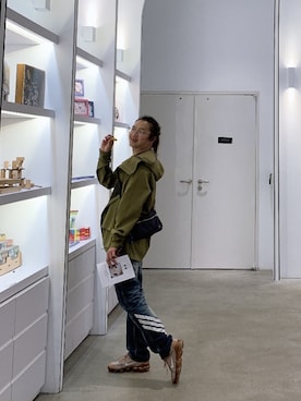 「ASICS（アシックス）のアイテム（ジャケット/アウター）」を使った、李瑞可さん（メンズ・170cm）の夏コーディネート