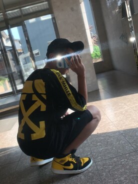 「off white（オフホワイト）のアイテム（トップス、ブラック系）」を使った、crirona1985さん（メンズ・165cm）の夏コーディネート