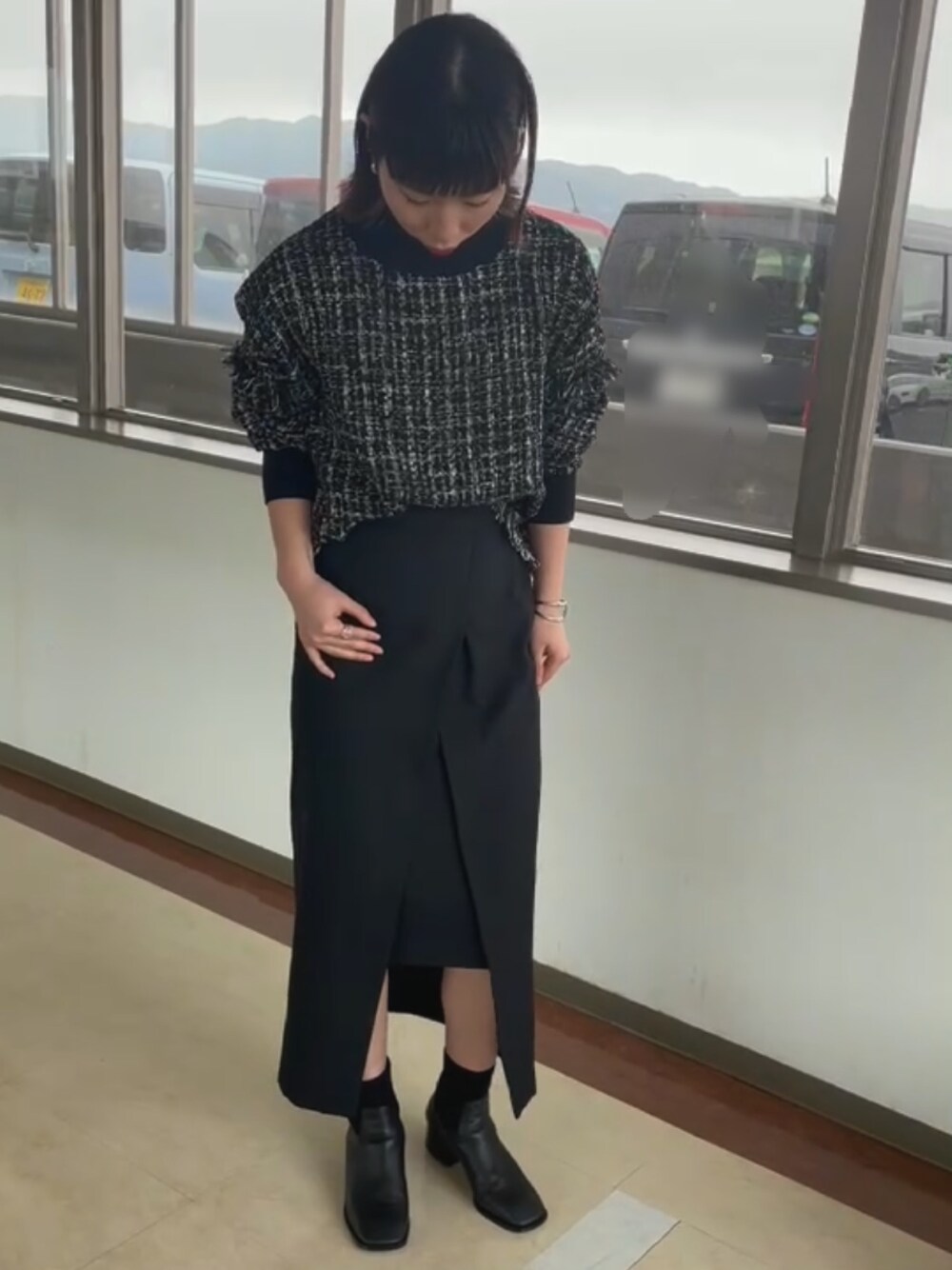 【最終値下げ】STUDIOUS モイストツイルスリットスカート　黒