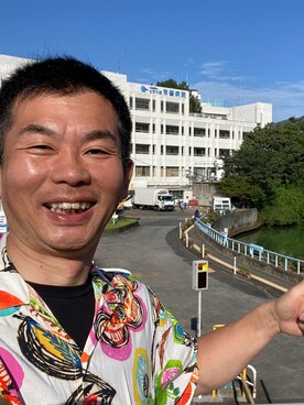 「アロハシャツ」｜新村 浩明さん（メンズ・167cm）の秋コーディネート