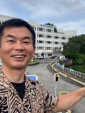 「アロハシャツ」｜新村 浩明さん（メンズ・167cm）の秋コーディネート