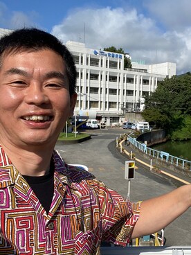 「アロハシャツ」｜新村 浩明さん（メンズ・167cm）の秋コーディネート