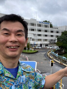 「アロハシャツ」｜新村 浩明さん（メンズ・167cm）の秋コーディネート