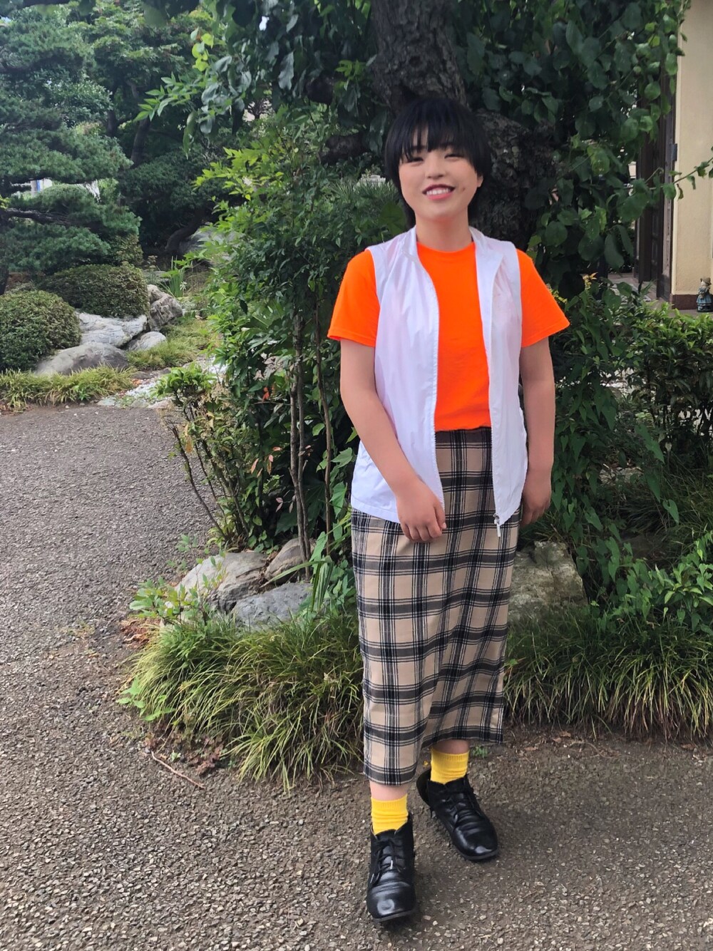 「夏コーデ、お洒落さんとつながりたい、古着、ショートヘア、ストリート、プチプラコーデ、低身長、タイトスカート」｜「古着のアイテム（ジャケット/アウター、ホワイト系）」を使った、みくさん（レディース・155cm）の夏コーディネートの1枚目の写真