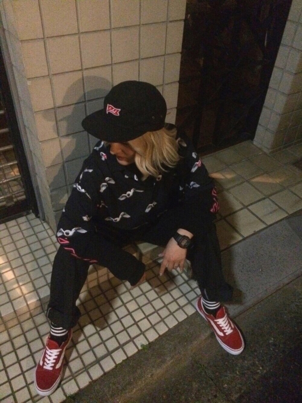 「x-girl、VANS、JET CAP、CAP、夏、ストリート」｜「X-girlのEYEBALL SHIRT（シャツ/ブラウス、ブラック系）」を使った、yukaさん（レディース・158cm）の春コーディネートの1枚目の写真