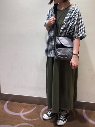 yurione使用「earth music&ecology（ミントリネンブレンドスタンドカラー2wayシャツ ●）」的時尚穿搭